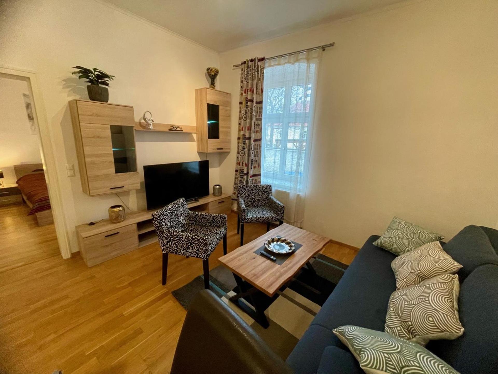 Bobbys Gartenapartment Krems an der Donau Exterior foto